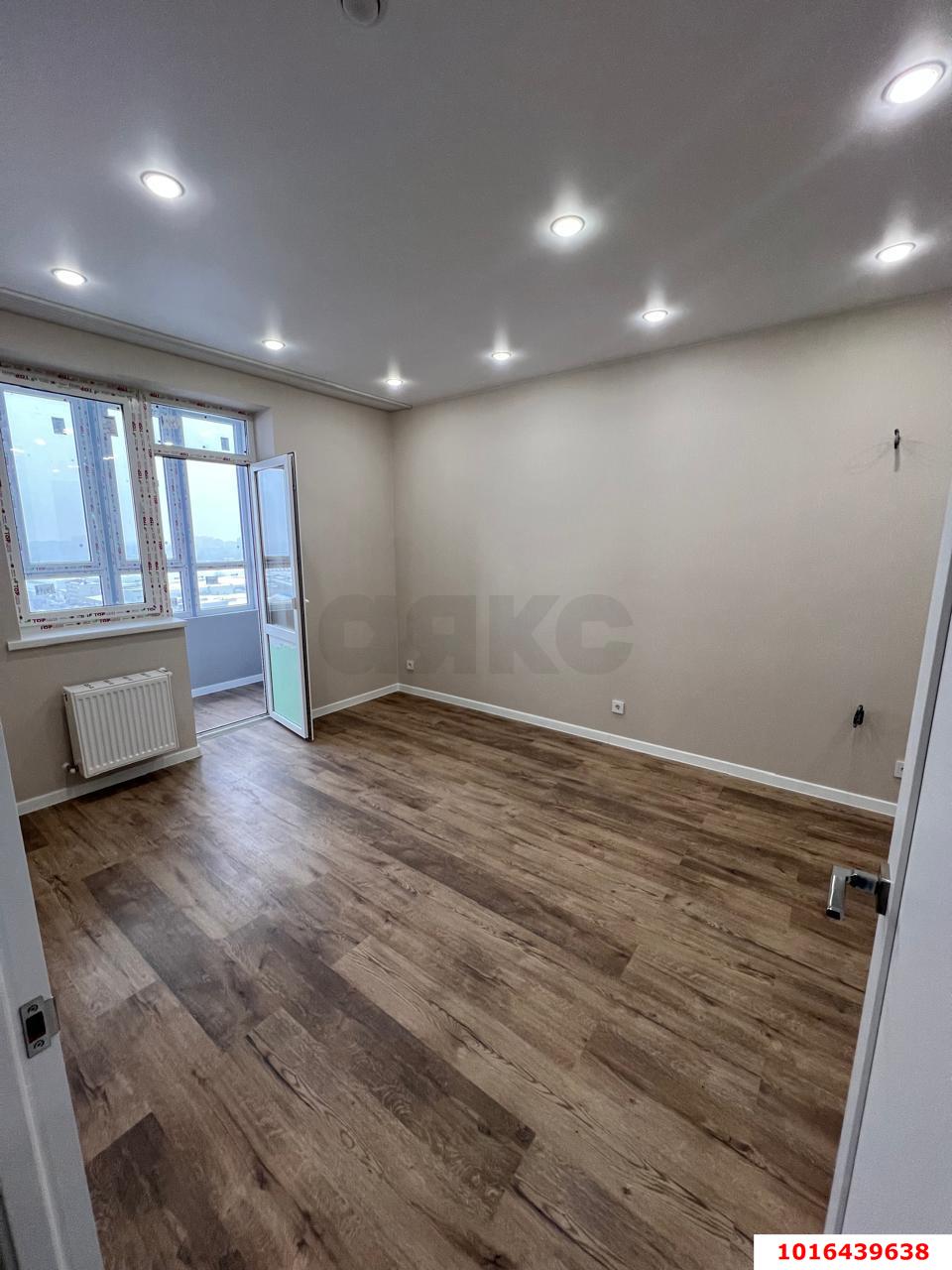 Фото №1: 1-комнатная квартира 35 м² - Краснодар, ЖК Урал, Карасунский внутригородской округ, Камвольно-суконный Комбинат, мкр. жилой комплекс Ural, ул. Уральская, 87/7