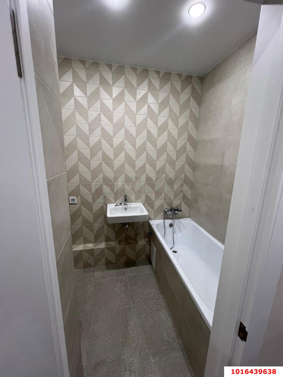 Фото №7: 1-комнатная квартира 35 м² - Краснодар, ЖК Урал, Карасунский внутригородской округ, Камвольно-суконный Комбинат, мкр. жилой комплекс Ural, ул. Уральская, 87/7