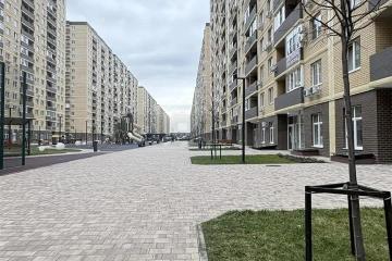 Фото №1: Торговое помещение <span class="whitespace-nowrap">45 м²</span>, <span class="whitespace-nowrap">1/16 эт.</span> - Краснодар, мкр. жилой комплекс Дыхание, ул. Лётчика Позднякова, 2к23