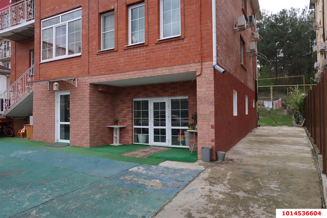 Фото №2: Дом 351 м² + 6.2 сот. - Геленджик, мкр. Магилат, ул. Майская, 13