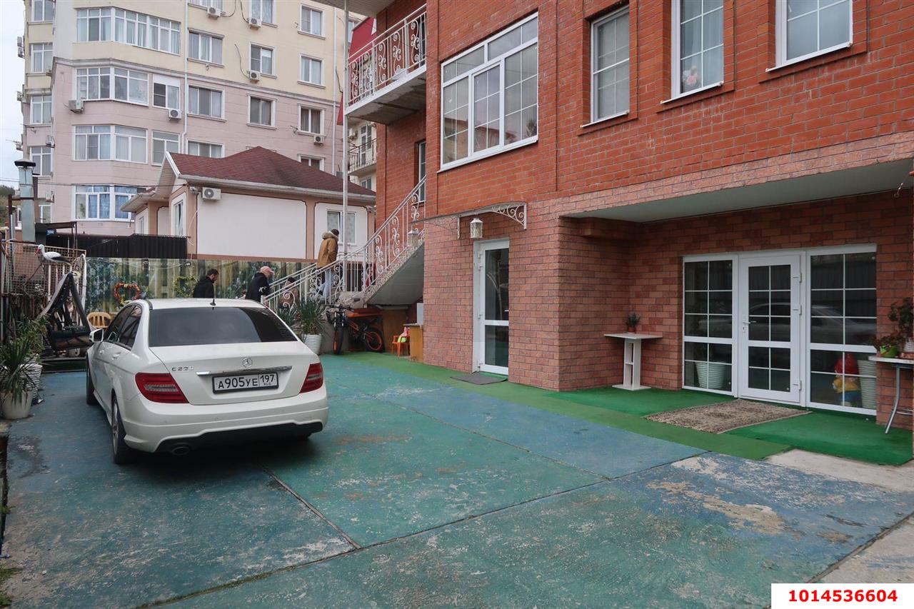 Фото №4: Дом 351 м² + 6.2 сот. - Геленджик, мкр. Магилат, ул. Майская, 13