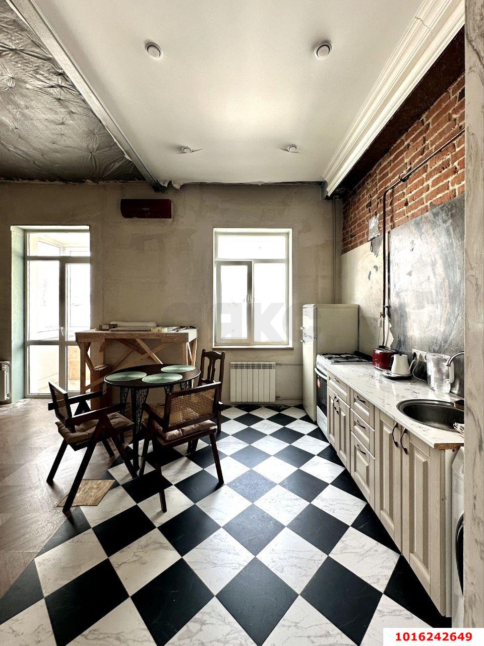 Фото №3: 1-комнатная квартира 33 м² - Краснодар, Центральный внутригородской округ, мкр. Центральный, ул. Красноармейская, 53