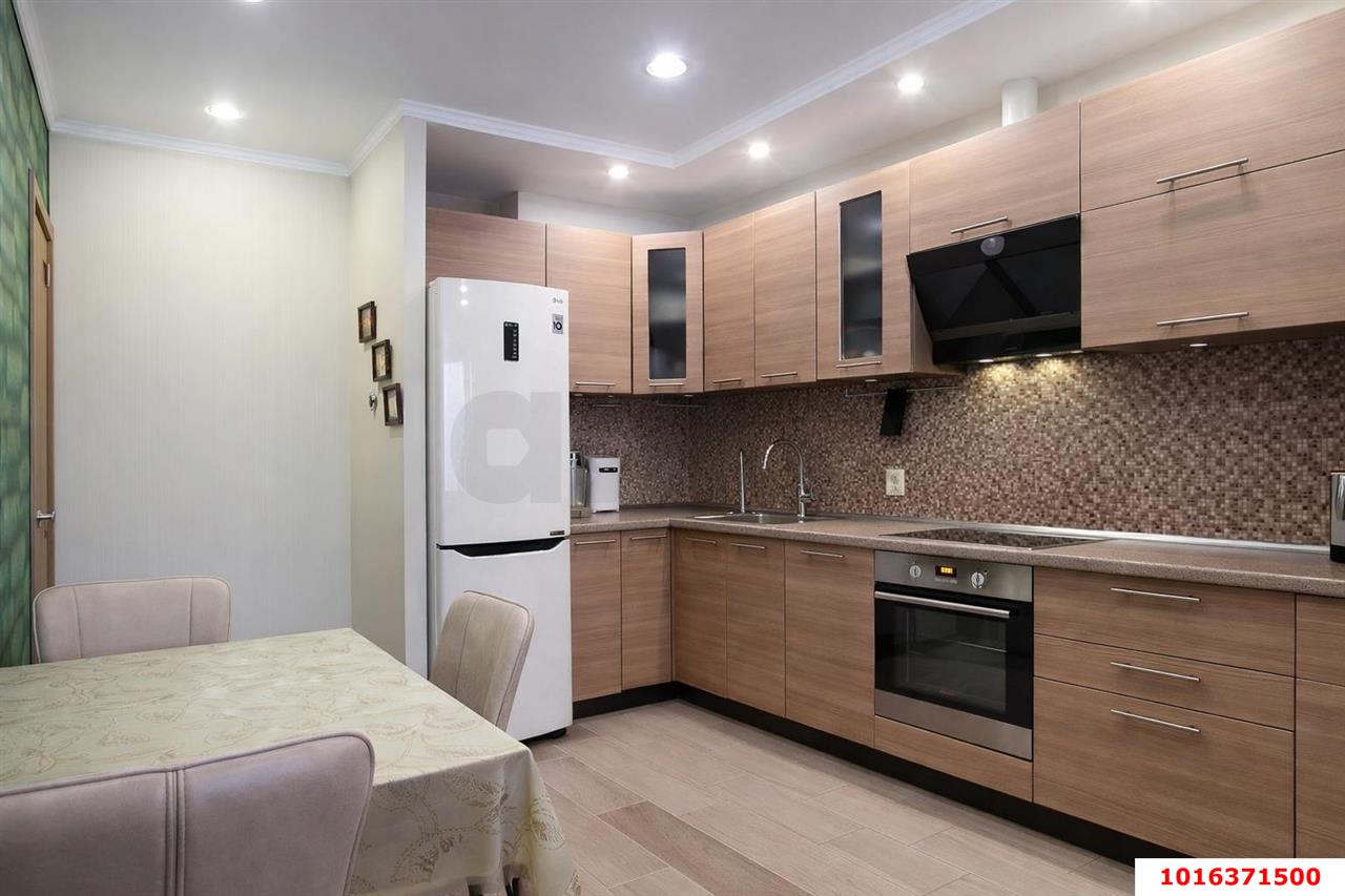 Фото №1: 3-комнатная квартира 78 м² - Краснодар, Прикубанский внутригородской округ, Панорама, мкр. жилой комплекс Керченский, ул. им. Героя Сарабеева В.И., 5к5