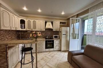 Фото №1: 2-комнатная квартира 65 м² - Краснодар, мкр. Краевая Клиническая Больница, ул. Восточно-Кругликовская, 76/2