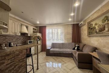 Фото №1: 2-комнатная квартира 65 м² - Краснодар, мкр. Краевая Клиническая Больница, ул. Восточно-Кругликовская, 76/2