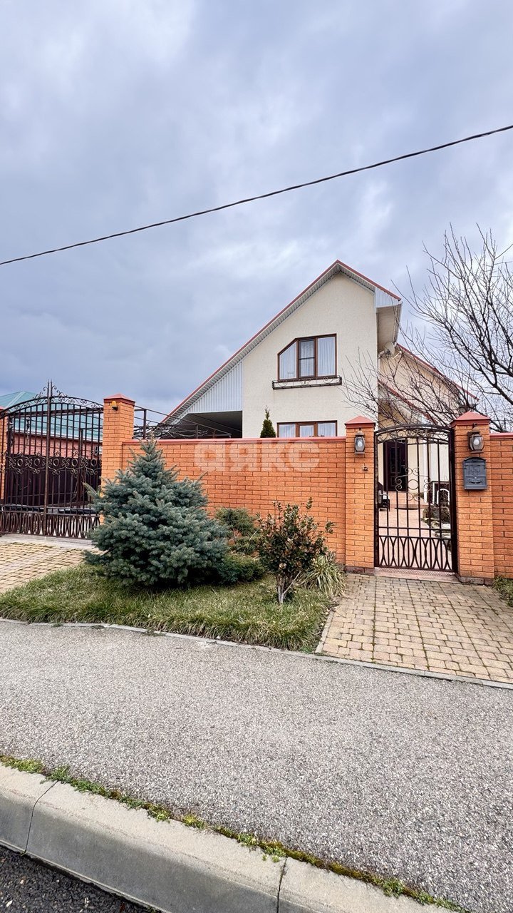 Фото №1: Дом 116 м² + 5.72 сот. - Кореновск, мкр. 1-й квартал, ул. Приозёрная, 2