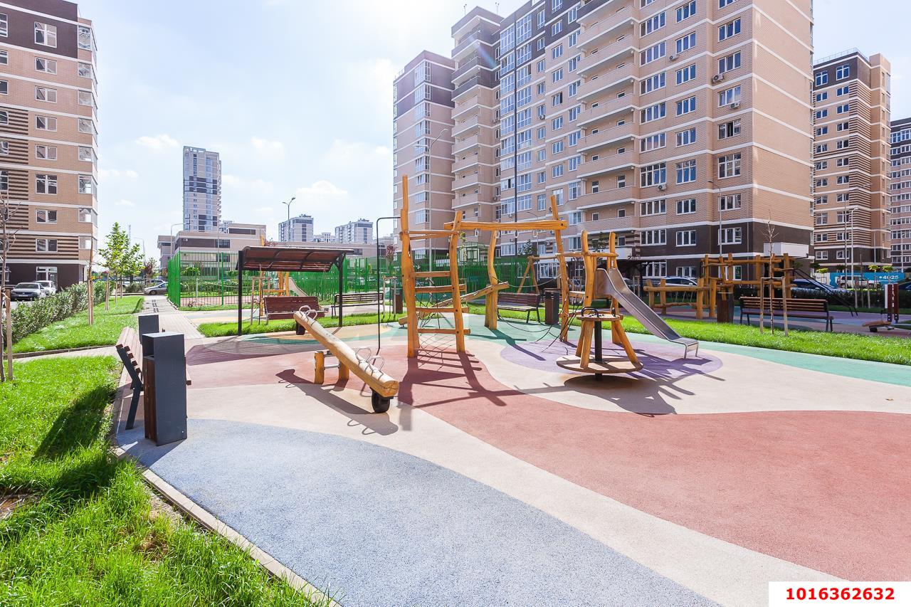 Фото №2: 3-комнатная квартира 77 м² - Краснодар, ЖК Красная Площадь, Прикубанский внутригородской округ, мкр. жилой комплекс Нeo-квартал Красная Площадь, ул. им. Мурата Ахеджака, 12