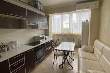 Фото №1: 2-комнатная квартира 57 м² - Краснодар, мкр. Музыкальный, ул. имени Мусоргского М.П., 1ВкА