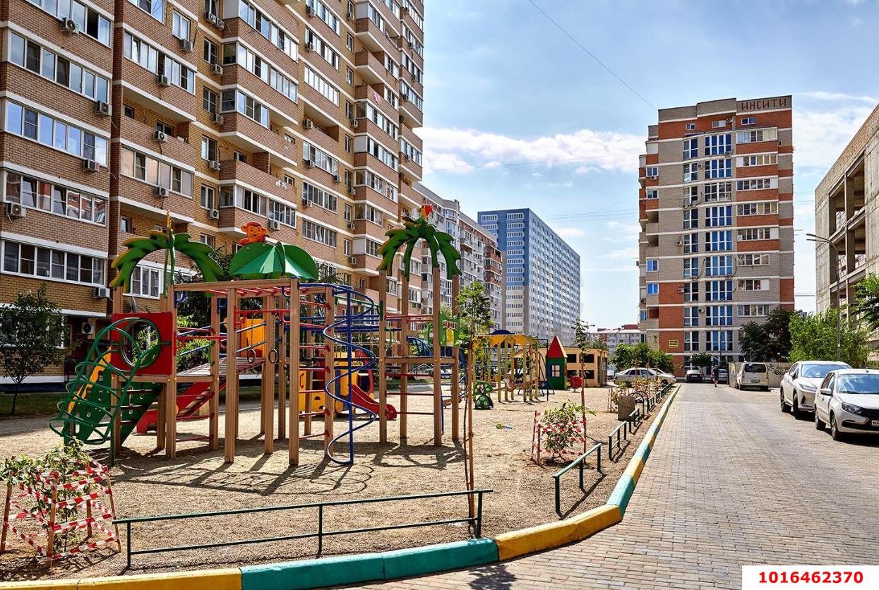 Фото №4: 3-комнатная квартира 76 м² - Краснодар, Музыкальный, ЖК Времена Года, имени Петра Метальникова, Завод Радиоизмерительных Приборов, Прикубанский внутригородской округ, мкр. жилой комплекс Времена года, ул. Петра Метальникова, 5к1