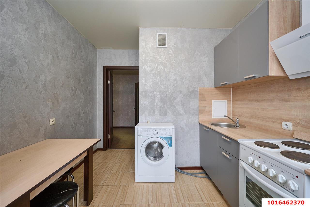 Фото №2: 3-комнатная квартира <span class="whitespace-nowrap">75 м²</span>, <span class="whitespace-nowrap">15/17 эт.</span> - Краснодар, Прикубанский внутригородской округ, Музыкальный, ЖК Времена Года, мкр. имени Петра Метальникова, ул. Петра Метальникова, 5к1