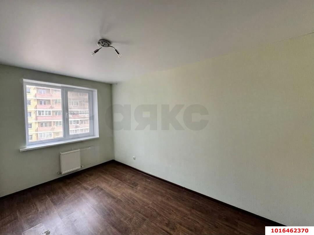 Фото №7: 3-комнатная квартира 76 м² - Краснодар, Музыкальный, ЖК Времена Года, имени Петра Метальникова, Завод Радиоизмерительных Приборов, Прикубанский внутригородской округ, мкр. жилой комплекс Времена года, ул. Петра Метальникова, 5к1