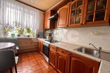 Фото №1: 3-комнатная квартира 65 м² - Нижнекамск, мкр. 27-й, пр-кт Мира, 46