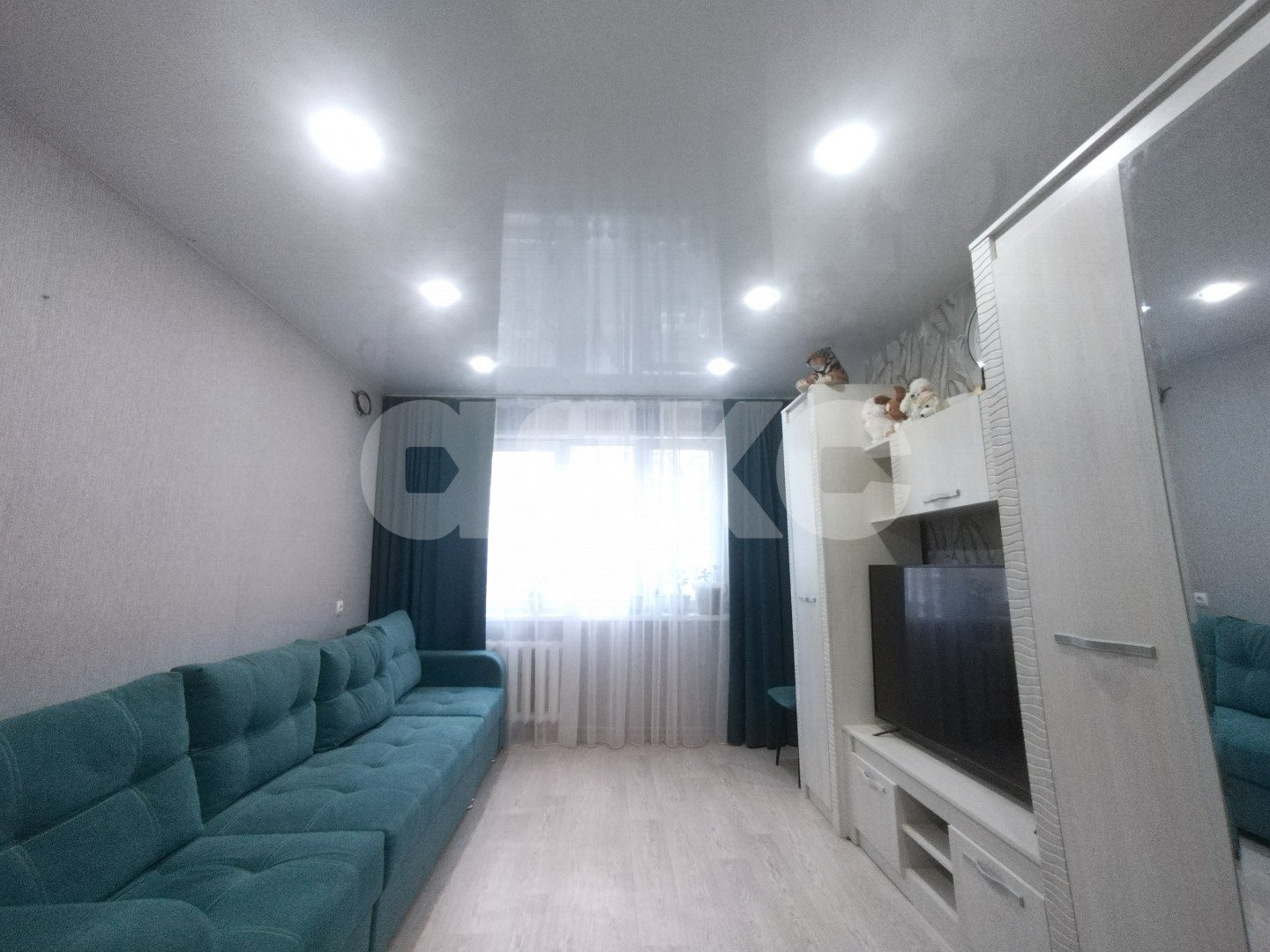 Фото №1: 2-комнатная квартира <span class="whitespace-nowrap">50 м²</span>, <span class="whitespace-nowrap">4/9 эт.</span> - Волгоград, Тракторозаводский, Спартановка, мкр. 413-й, ул. набережная Волжской Флотилии, 11