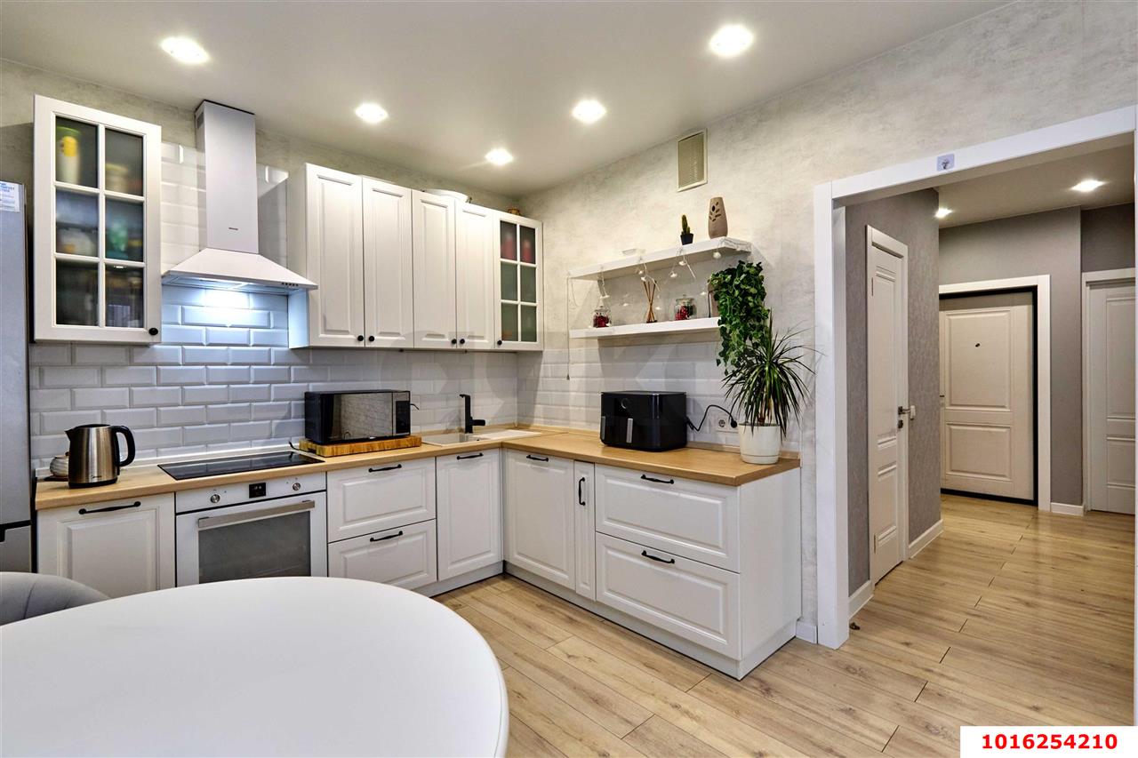 Фото №2: 2-комнатная квартира 66 м² - Краснодар, ЖК Красная Площадь, жилой комплекс Нeo-квартал Красная Площадь, мкр. Прикубанский внутригородской округ, ул. Конгрессная, 25