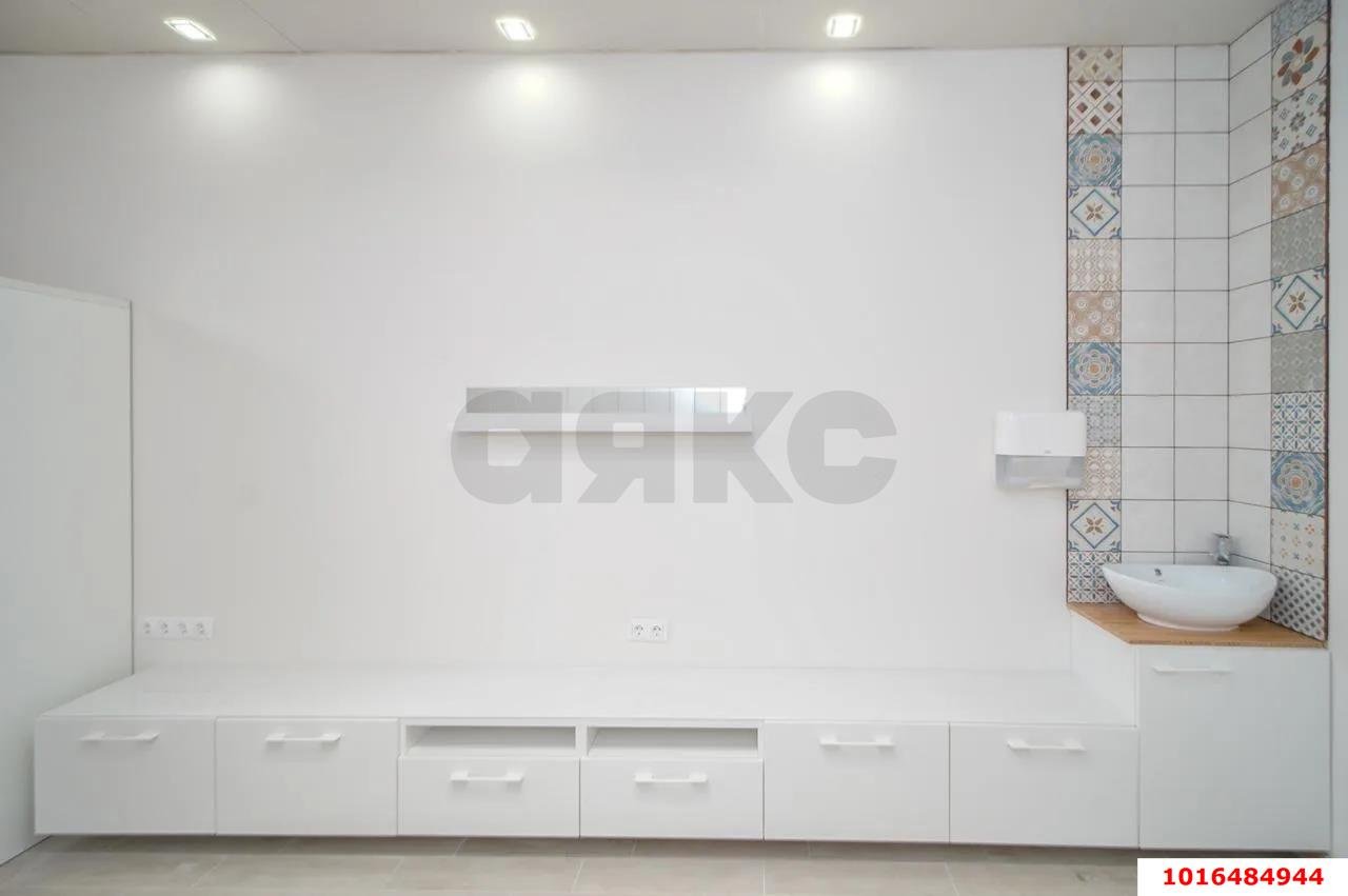 Фото №7: Коммерция 47 м² - Краснодар, жилой комплекс Симфония, Прикубанский внутригородской округ, мкр. 40 лет Победы, ул. Российская, 72/6