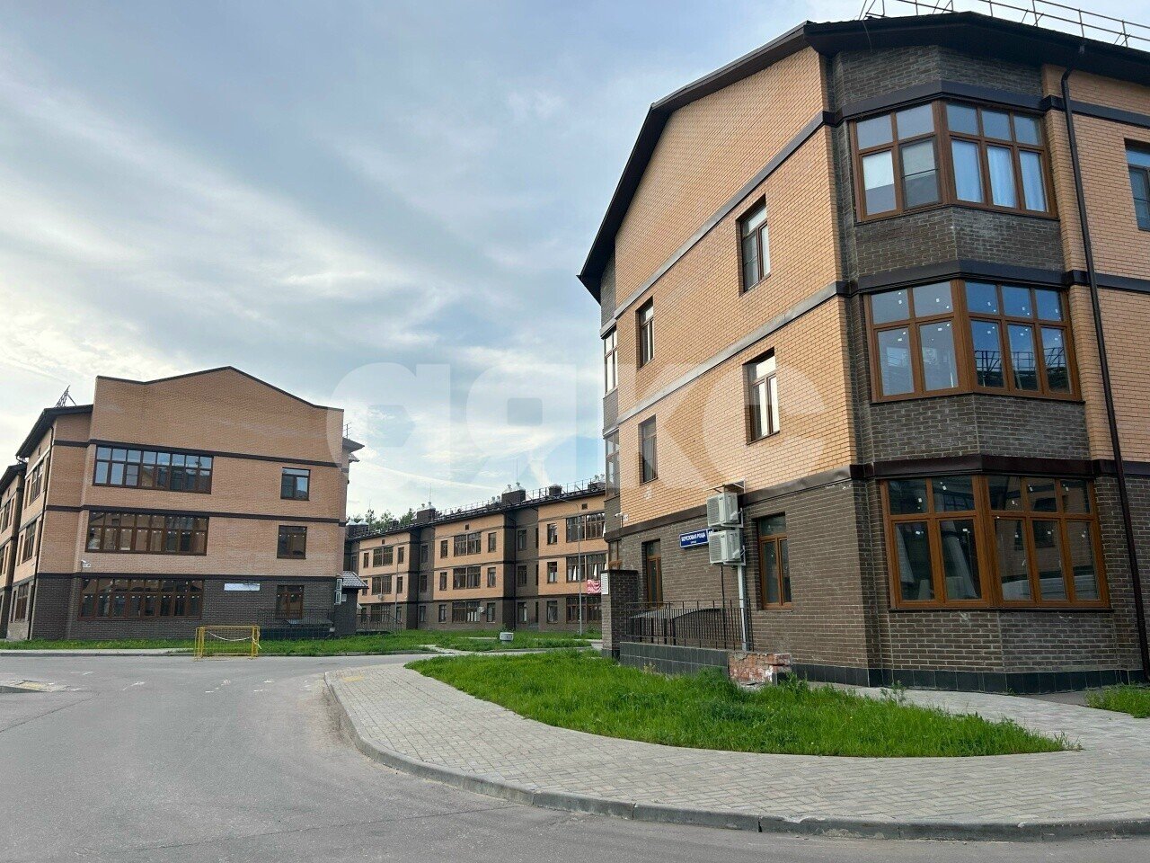 Фото №2: 3-комнатная квартира <span class="whitespace-nowrap">64 м²</span>, <span class="whitespace-nowrap">2/3 эт.</span> - Раменское, мкр. жилой комплекс Берёзовая Роща, ул. Берёзовая Роща, 12