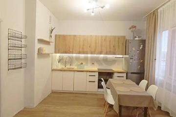 Фото №1: 3-комнатная квартира <span class="whitespace-nowrap">80 м²</span>, <span class="whitespace-nowrap">1/16 эт.</span> - Краснодар, мкр. Комсомольский, ул. Сормовская, 204