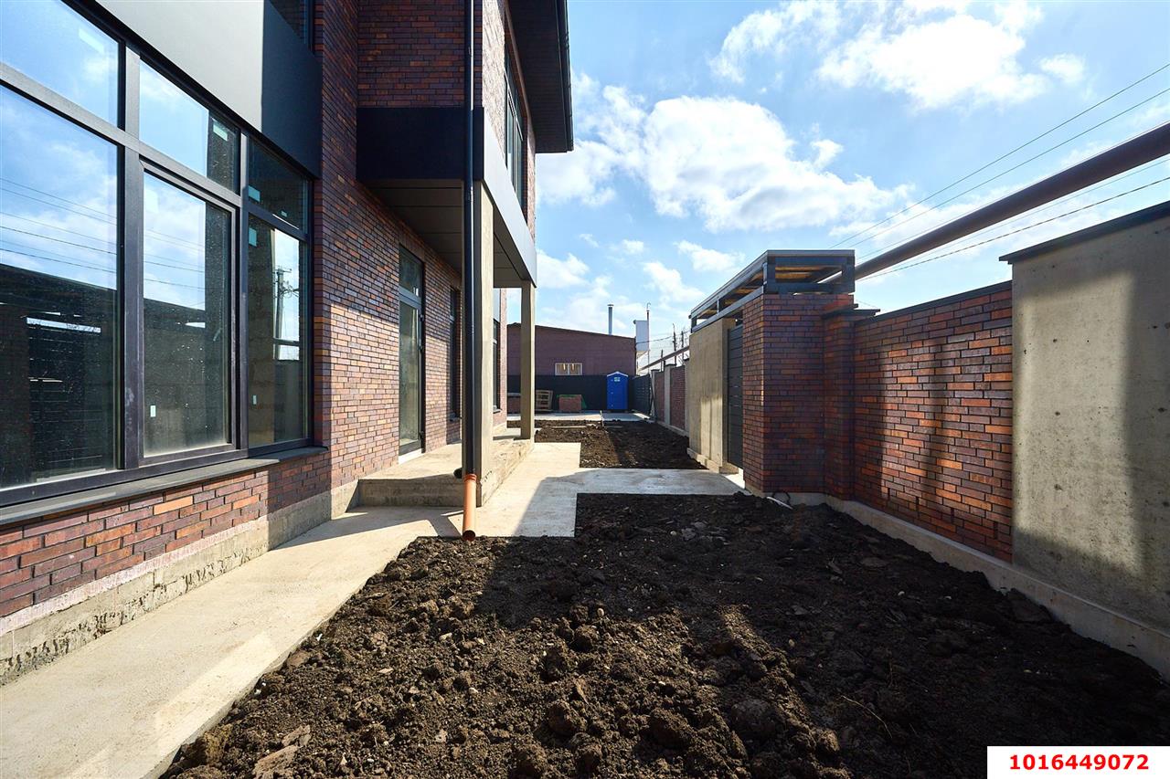 Фото №3: Дом 200 м² + 4 сот. - Краснодар, Прикубанский внутригородской округ, мкр. 9-й километр, ул. Ярославская