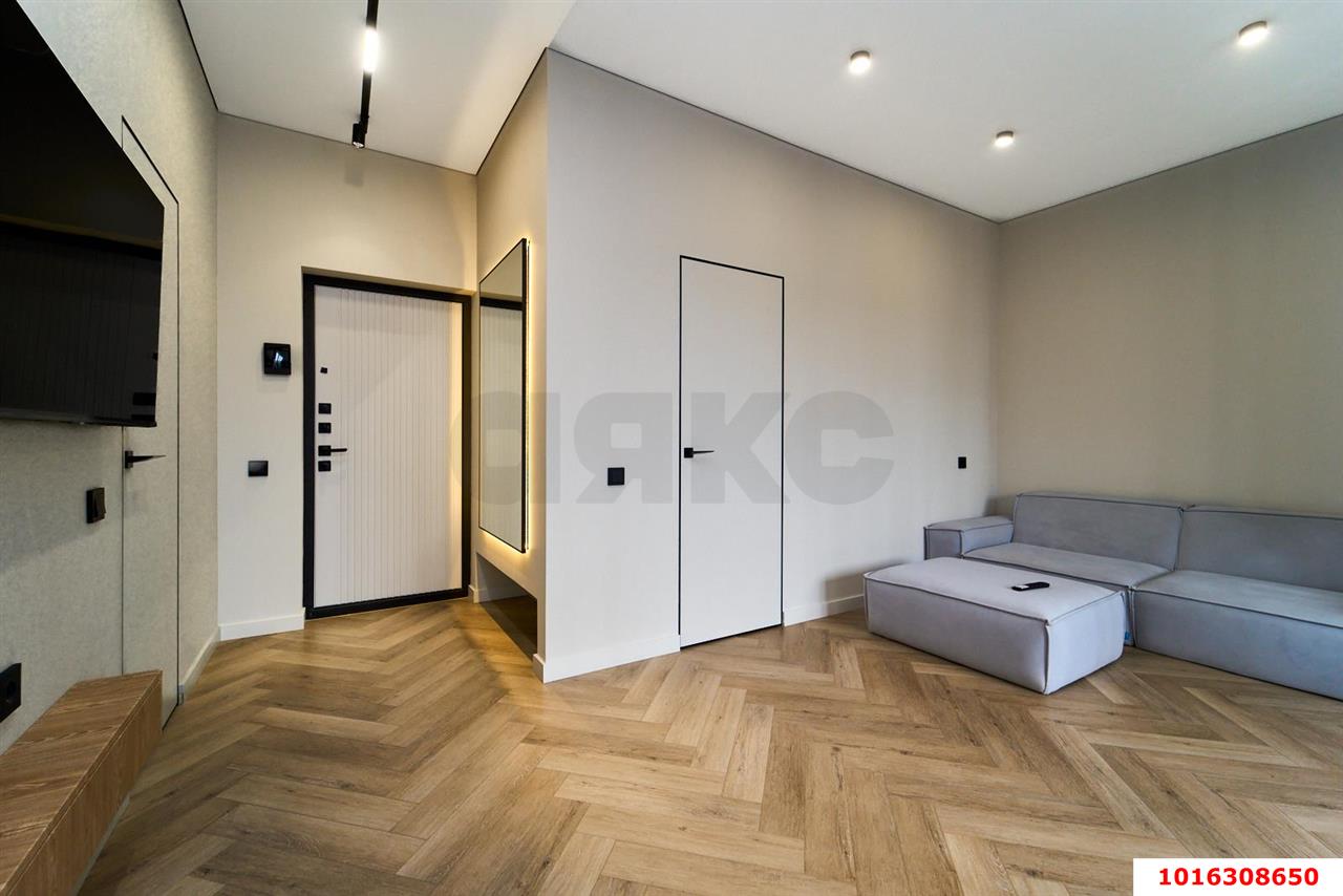 Фото №1: 2-комнатная квартира 42 м² - Краснодар, мкр. Прикубанский внутригородской округ, ул. Стахановская, 1/5к3