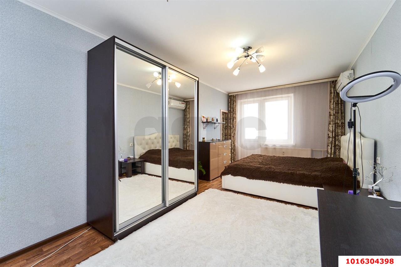 Фото №4: 3-комнатная квартира <span class="whitespace-nowrap">79 м²</span>, <span class="whitespace-nowrap">14/17 эт.</span> - Краснодар, Прикубанский внутригородской округ, ЖК Кубанский, мкр. Завод Измерительных Приборов, ул. Зиповская, 48