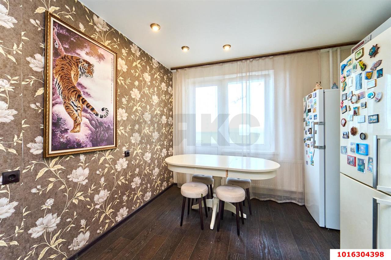 Фото №6: 3-комнатная квартира <span class="whitespace-nowrap">79 м²</span>, <span class="whitespace-nowrap">14/17 эт.</span> - Краснодар, Прикубанский внутригородской округ, ЖК Кубанский, мкр. Завод Измерительных Приборов, ул. Зиповская, 48
