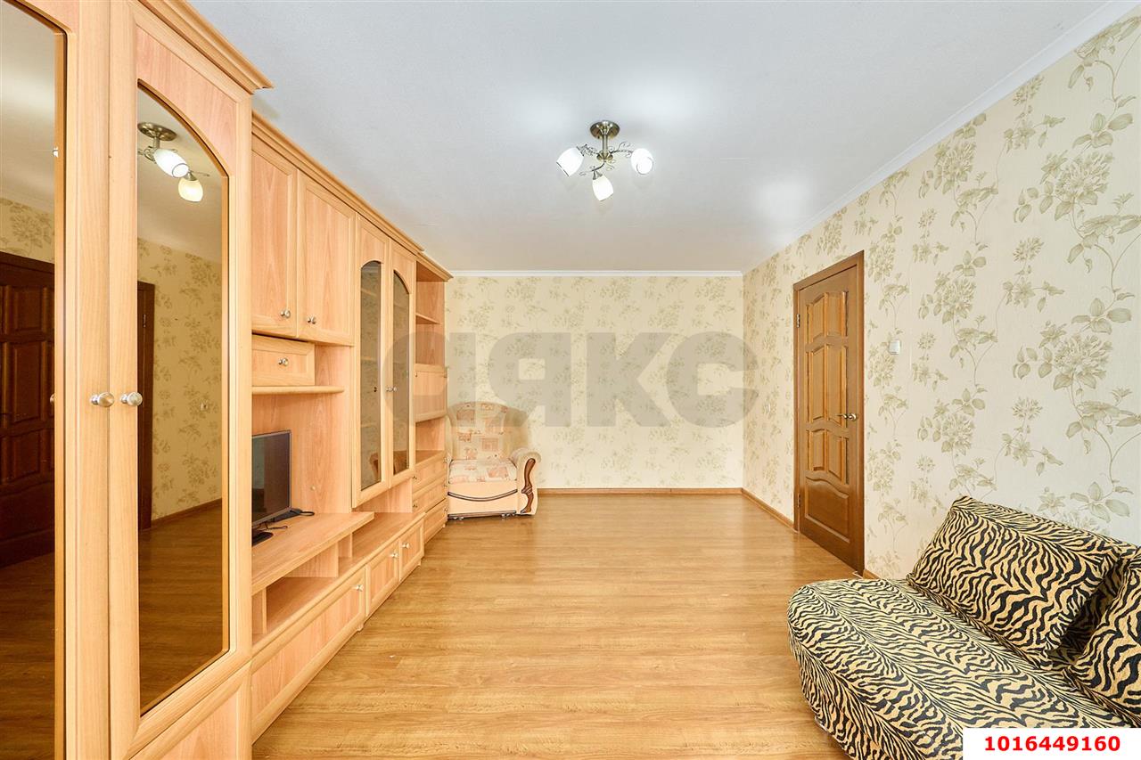 Фото №3: 2-комнатная квартира 56 м² - Краснодар, Западный внутригородской округ, мкр. Юбилейный, пр-кт Чекистов, 40