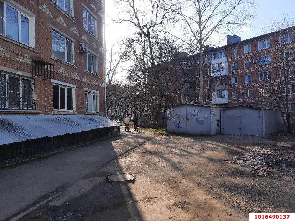 Фото №16: Комната 12 м² - Краснодар, Прикубанский внутригородской округ, мкр. Завод Измерительных Приборов, ул. Зиповская, 23