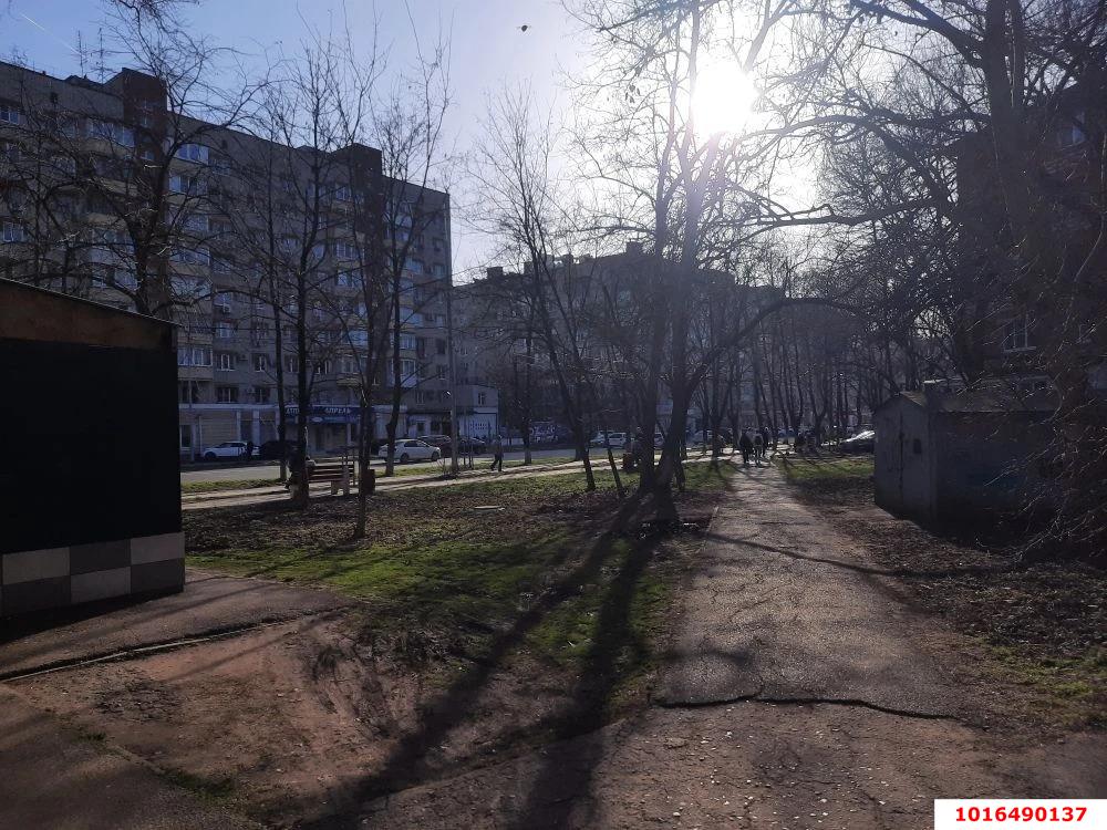 Фото №13: Комната 12 м² - Краснодар, Прикубанский внутригородской округ, мкр. Завод Измерительных Приборов, ул. Зиповская, 23