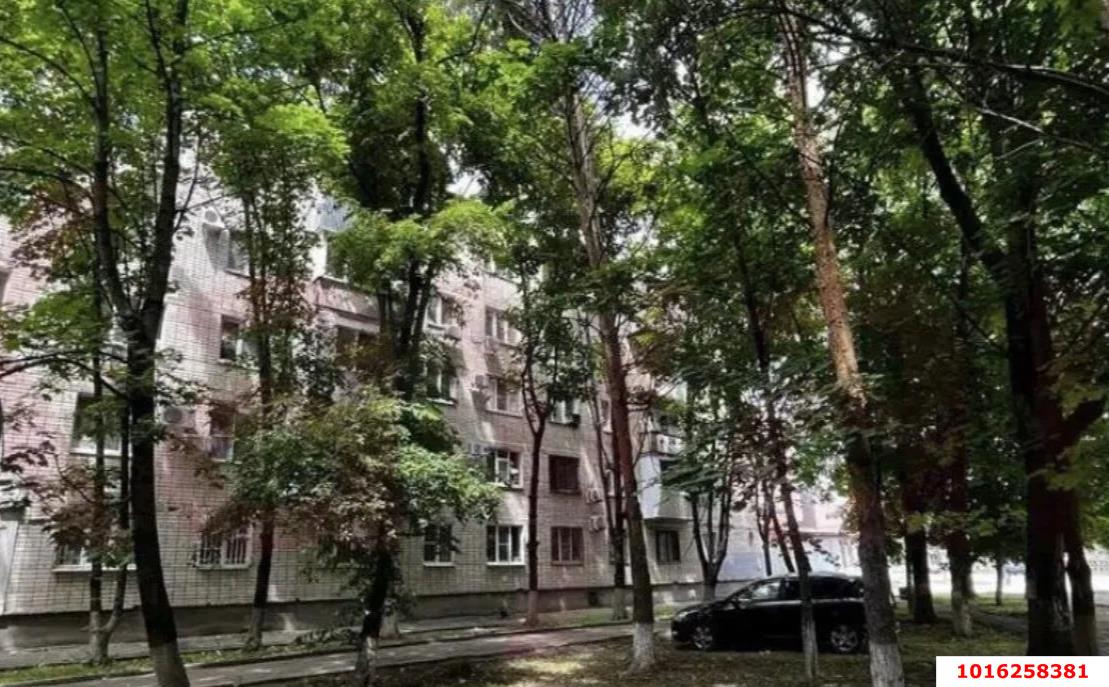 Фото №1: Комната 12 м² - Краснодар, Карасунский внутригородской округ, мкр. Хлопчато-бумажный Комбинат, ул. Уральская, 81А