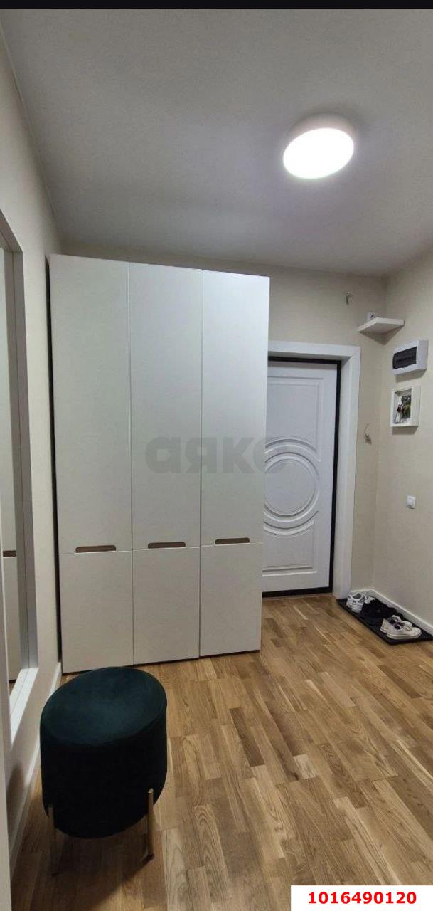 Фото №2: 1-комнатная квартира 52 м² - Краснодар, Прикубанский внутригородской округ, мкр. Завод Измерительных Приборов, ул. Карякина, 5к1