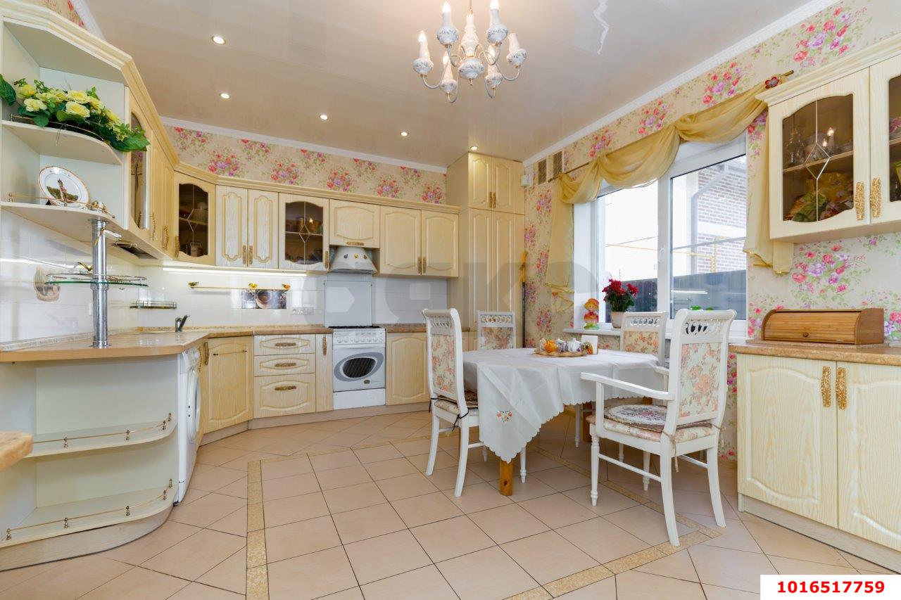 Фото №1: Дом 284 м² + 4.22 сот. - Елизаветинская, мкр. Прикубанский внутригородской округ, ул. Майская, 185