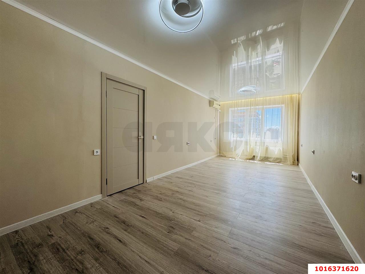 Фото №3: 1-комнатная квартира <span class="whitespace-nowrap">42 м²</span>, <span class="whitespace-nowrap">14/16 эт.</span> - Краснодар, Прикубанский внутригородской округ, мкр. Юбилейный, ул. имени Калинина, 13к62