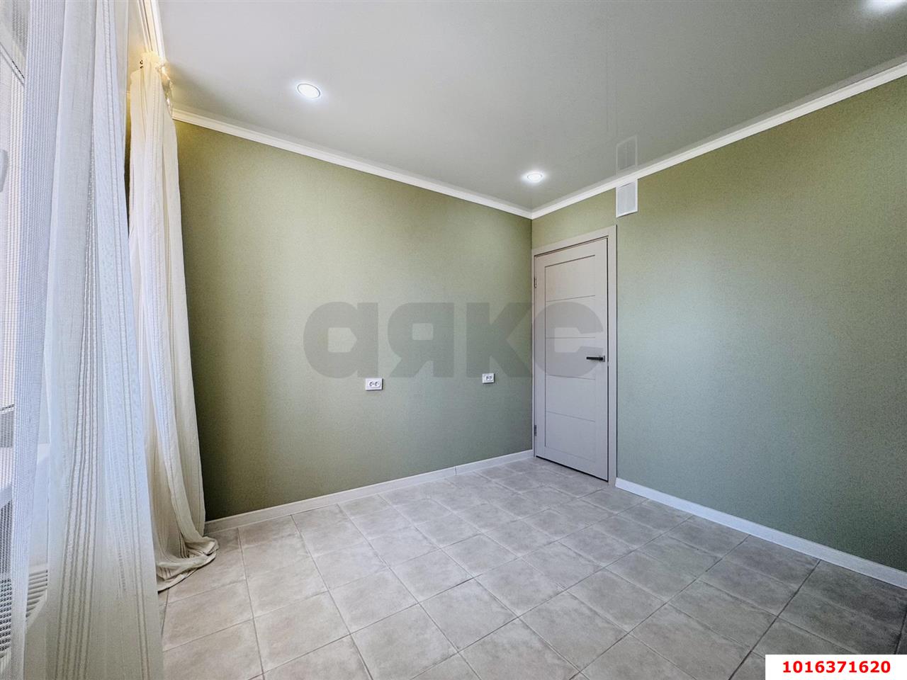 Фото №2: 1-комнатная квартира <span class="whitespace-nowrap">42 м²</span>, <span class="whitespace-nowrap">14/16 эт.</span> - Краснодар, Прикубанский внутригородской округ, мкр. Юбилейный, ул. имени Калинина, 13к62