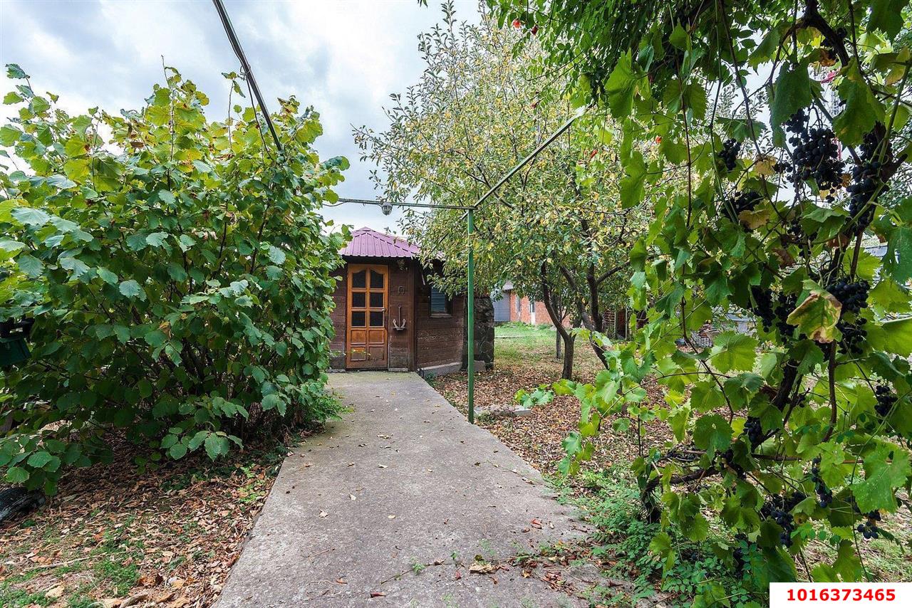 Фото №1: Дом 371 м² + 6 сот. - Краснодар, Прикубанский внутригородской округ, мкр. Северный, ул. Большевистская, 117А