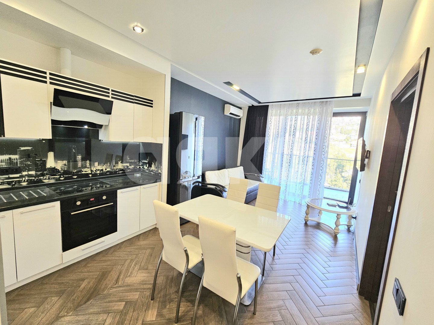 Фото №2: 2-комнатная квартира 101 м² - Сочи, Хостинский, Приморье, мкр. жилой комплекс Актёр Гэлакси, пр-кт Курортный, 105