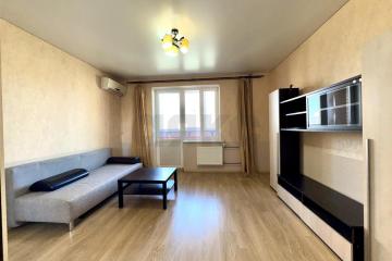 Фото №1: 2-комнатная квартира 68 м² - Краснодар, мкр. Краевая Клиническая Больница, ул. Восточно-Кругликовская, 76/1