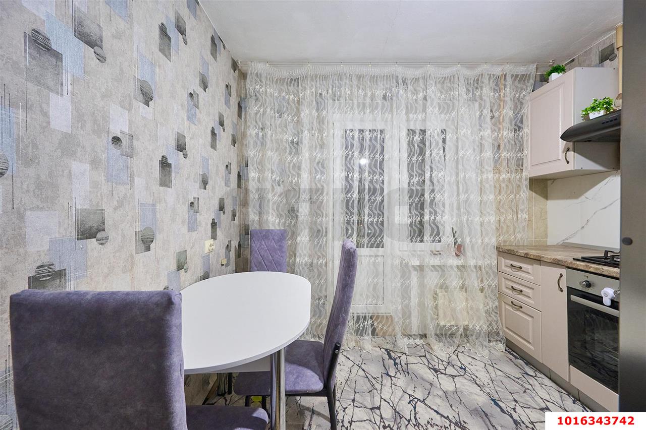 Фото №1: 2-комнатная квартира 54 м² - Краснодар, Центральный внутригородской округ, мкр. Центральный, ул. Железнодорожная, 12А