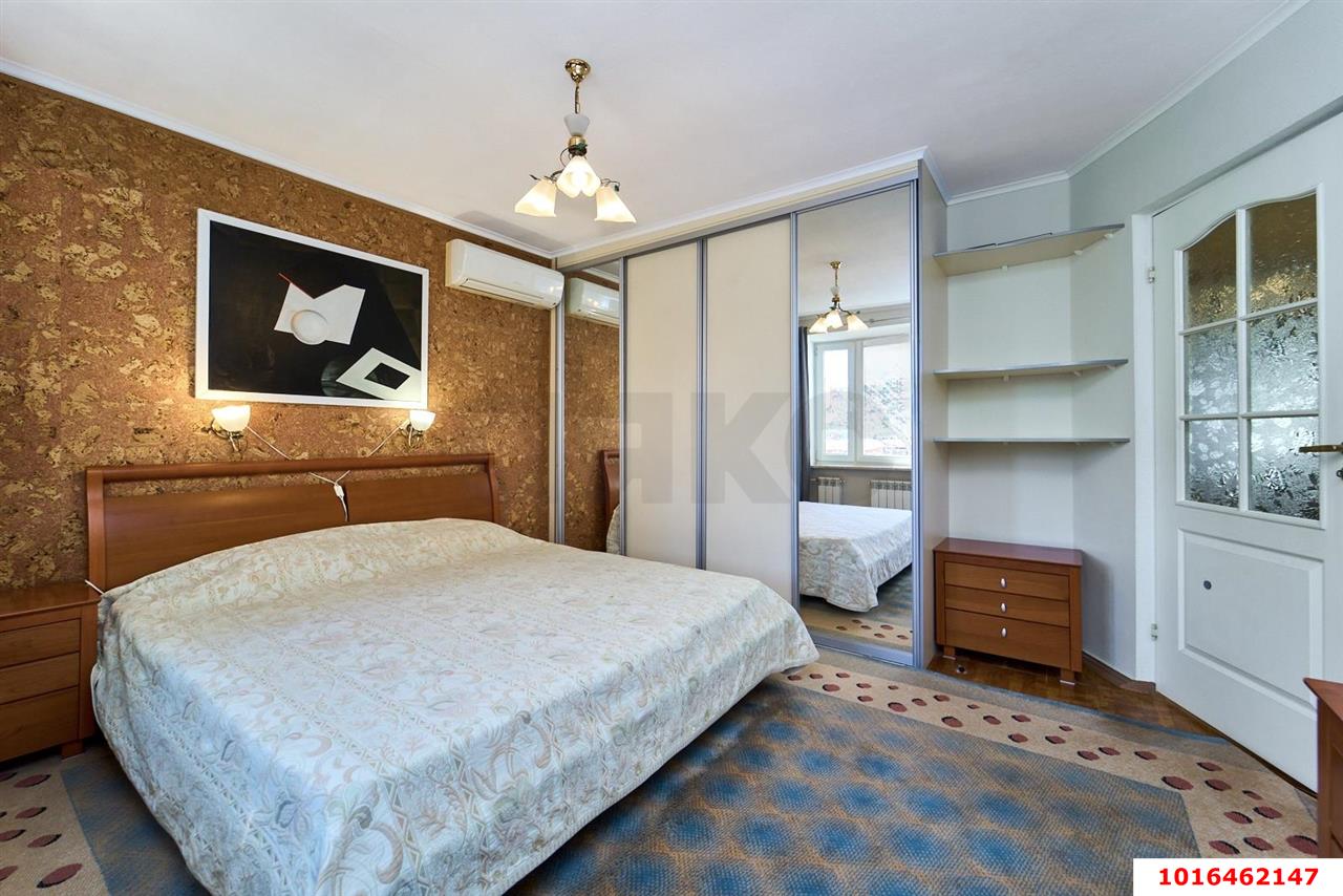 Фото №1: 2-комнатная квартира 49 м² - Краснодар, Центральный внутригородской округ, Западный внутригородской округ, мкр. Центральный, ул. Кубанская набережная, 52/1