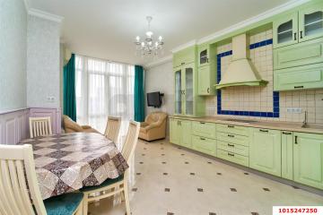 Фото №1: 2-комнатная квартира 95 м² - Краснодар, мкр. Центральный, ул. Красина, 9/1к2