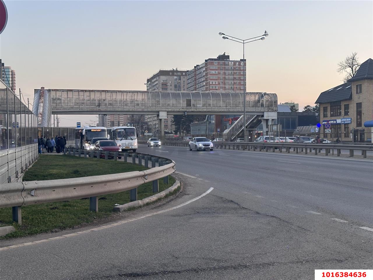 Фото №2: 2-комнатная квартира 53 м² - Берёзовый, Прикубанский внутригородской округ, мкр. Витаминкомбинат, ул. Новосельская, 11