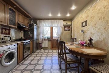 Фото №1: 3-комнатная квартира 74 м² - Краснодар, мкр. Юбилейный, ул. 70-летия Октября, 22