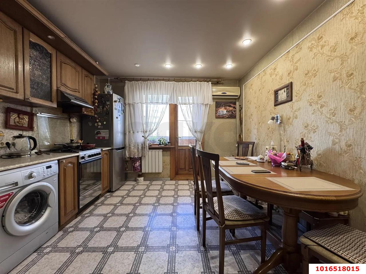 Фото №1: 3-комнатная квартира 74 м² - Краснодар, Западный внутригородской округ, мкр. Юбилейный, ул. 70-летия Октября, 22