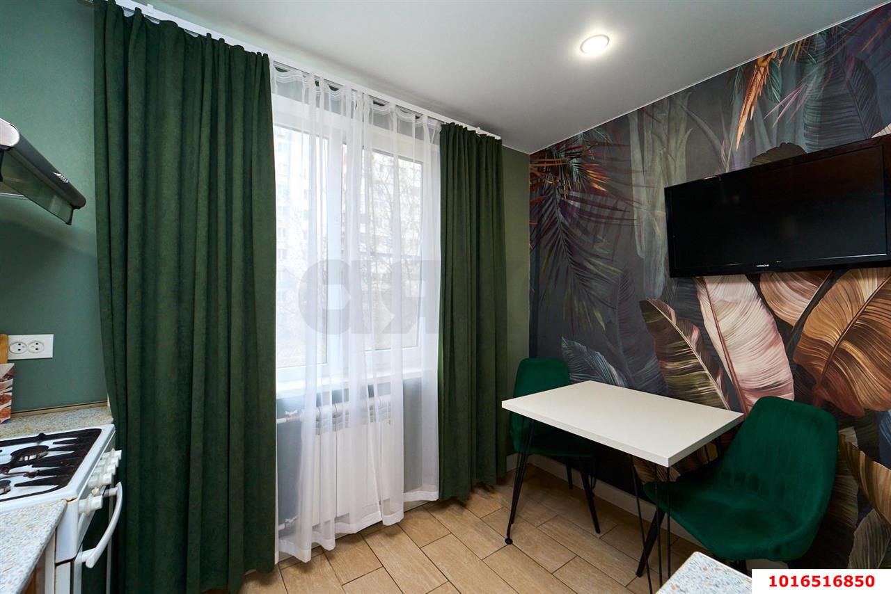 Фото №3: 3-комнатная квартира 75 м² - Краснодар, Западный внутригородской округ, мкр. Юбилейный, пр-кт Чекистов, 31