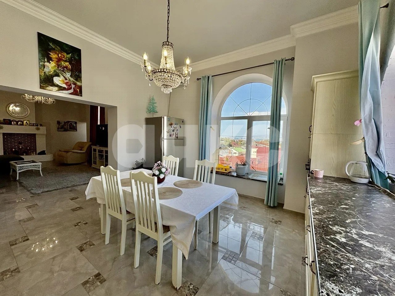 Фото №1: 4-комнатная квартира 142 м² - Геленджик, ул. Новороссийская, 75