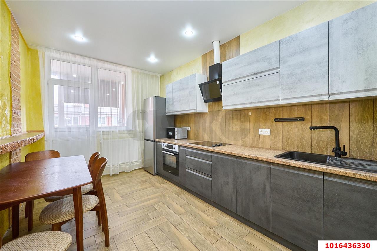 Фото №2: 1-комнатная квартира 37 м² - Краснодар, Прикубанский внутригородской округ, Калинино, имени Петра Метальникова, мкр. ЖК Арбатский, ул. Цезаря Куникова, 18лит4