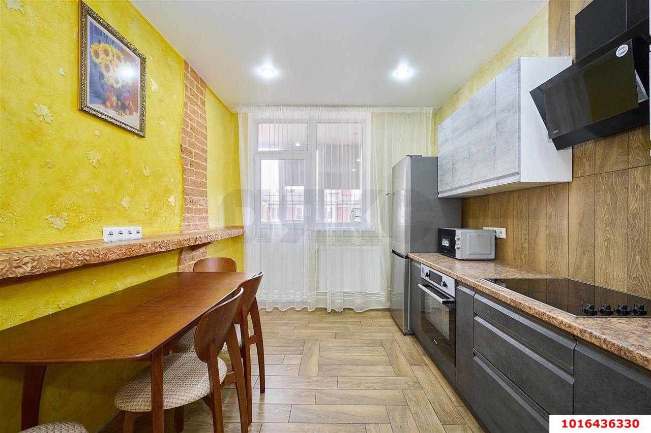 Фото №1: 1-комнатная квартира 37 м² - Краснодар, Прикубанский внутригородской округ, Калинино, имени Петра Метальникова, мкр. ЖК Арбатский, ул. Цезаря Куникова, 18лит4