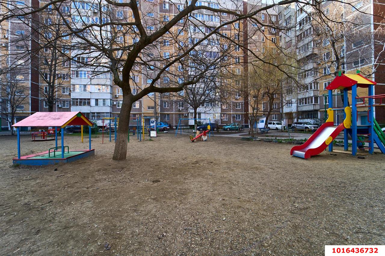 Фото №13: 3-комнатная квартира 76 м² - Краснодар, Черёмушки, Карасунский внутригородской округ, мкр. Центральный внутригородской округ, ул. Ставропольская, 89