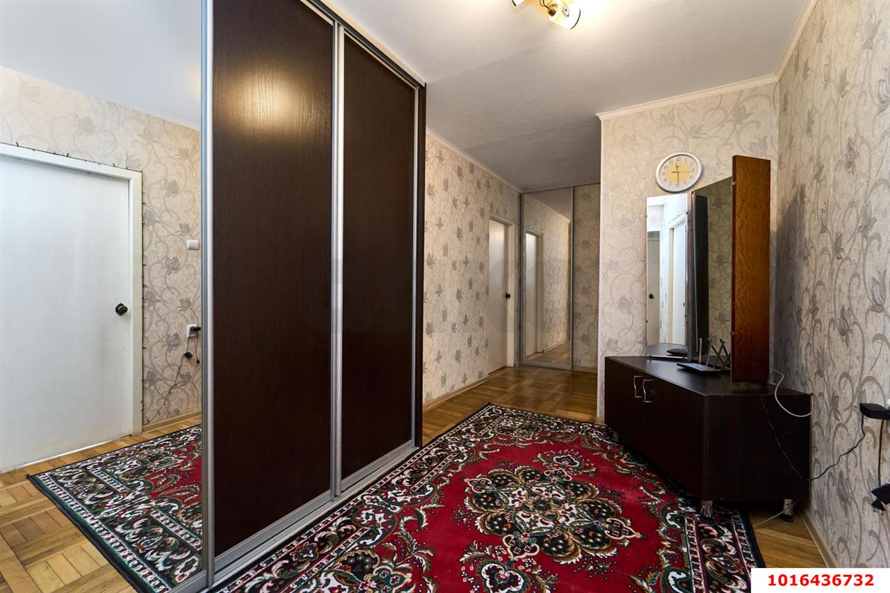 Фото №10: 3-комнатная квартира 76 м² - Краснодар, Черёмушки, Карасунский внутригородской округ, мкр. Центральный внутригородской округ, ул. Ставропольская, 89