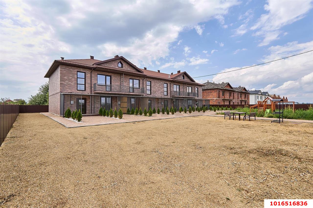 Фото №1: 3-комнатная квартира 77 м² - Хомуты, мкр. квартал Центр, ул. Победы, 48