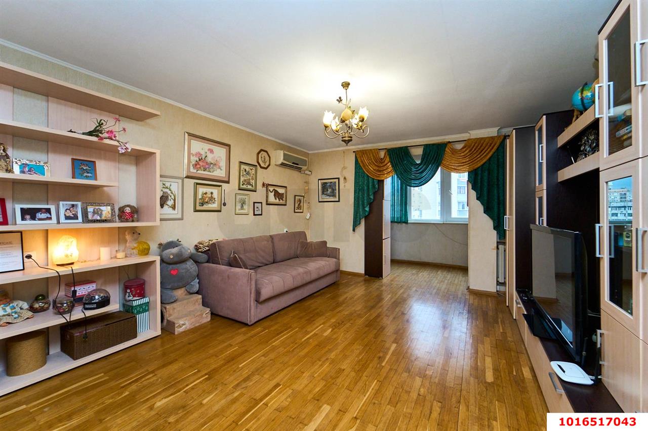 Фото №2: 2-комнатная квартира 77 м² - Краснодар, Западный внутригородской округ, мкр. Юбилейный, пр-кт Чекистов, 33